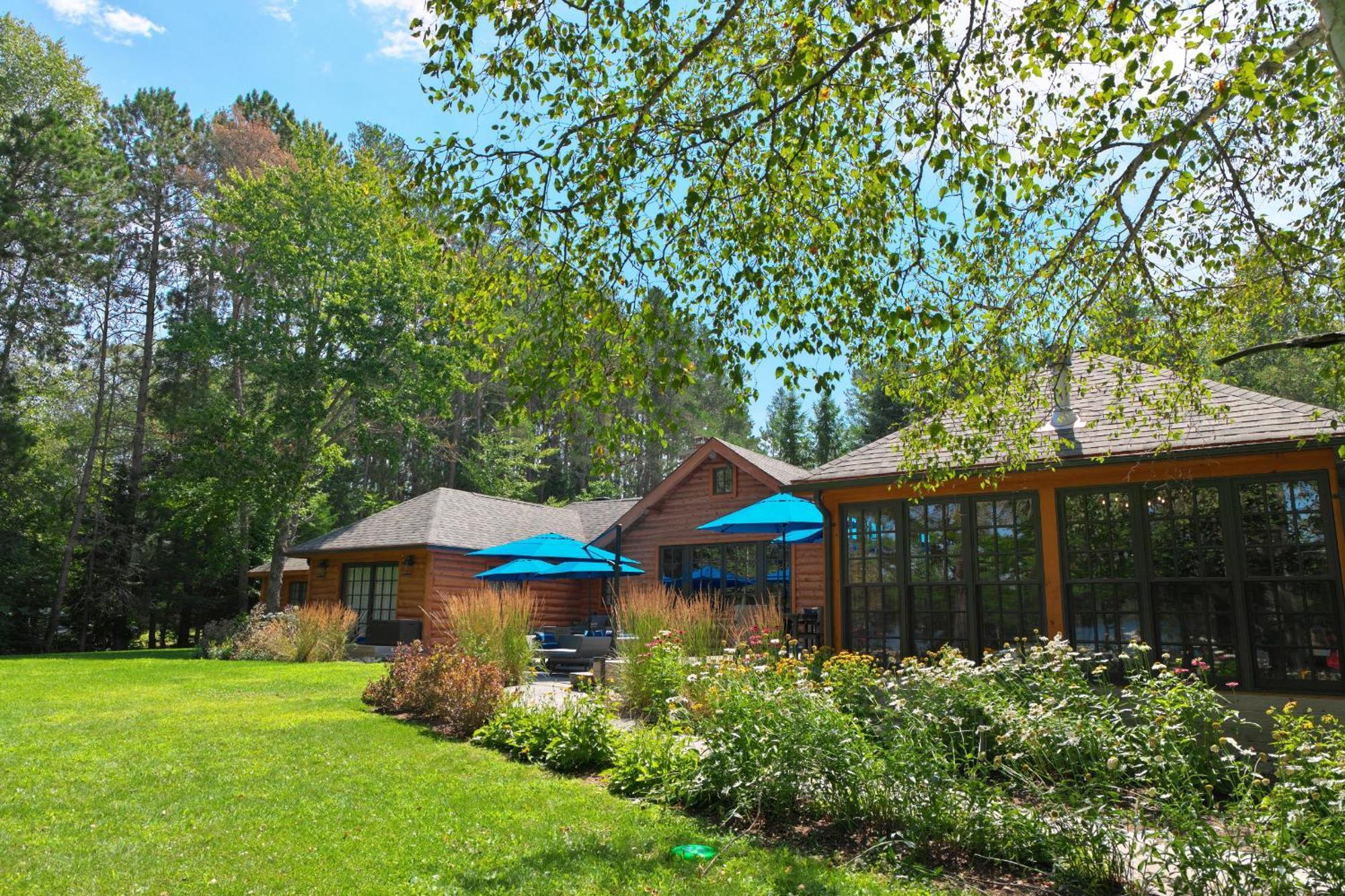 מלון Minden Haliburton Post House מראה חיצוני תמונה